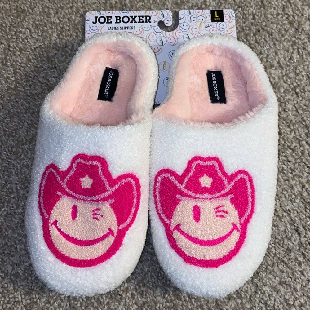 NWT - Joe Boxer Slippers